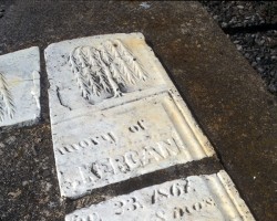 Early tombstone in Vanwyck's Cemetery Tombstone