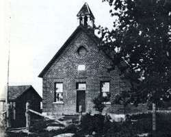 The new schoolhouse in 1916 Photo of school